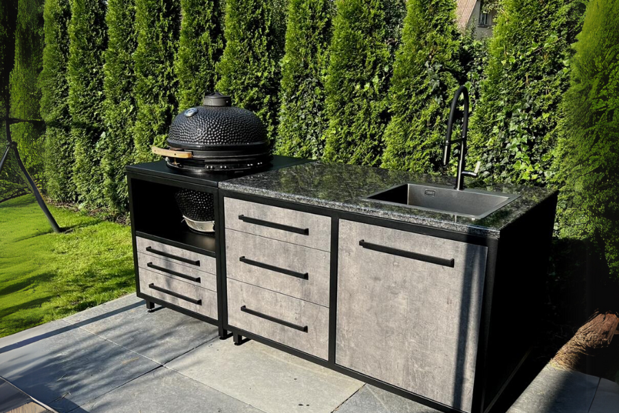 application-of-hpl-on-built-in-drawer-doors-in-outdoor-kitchen-for-weather-resistance