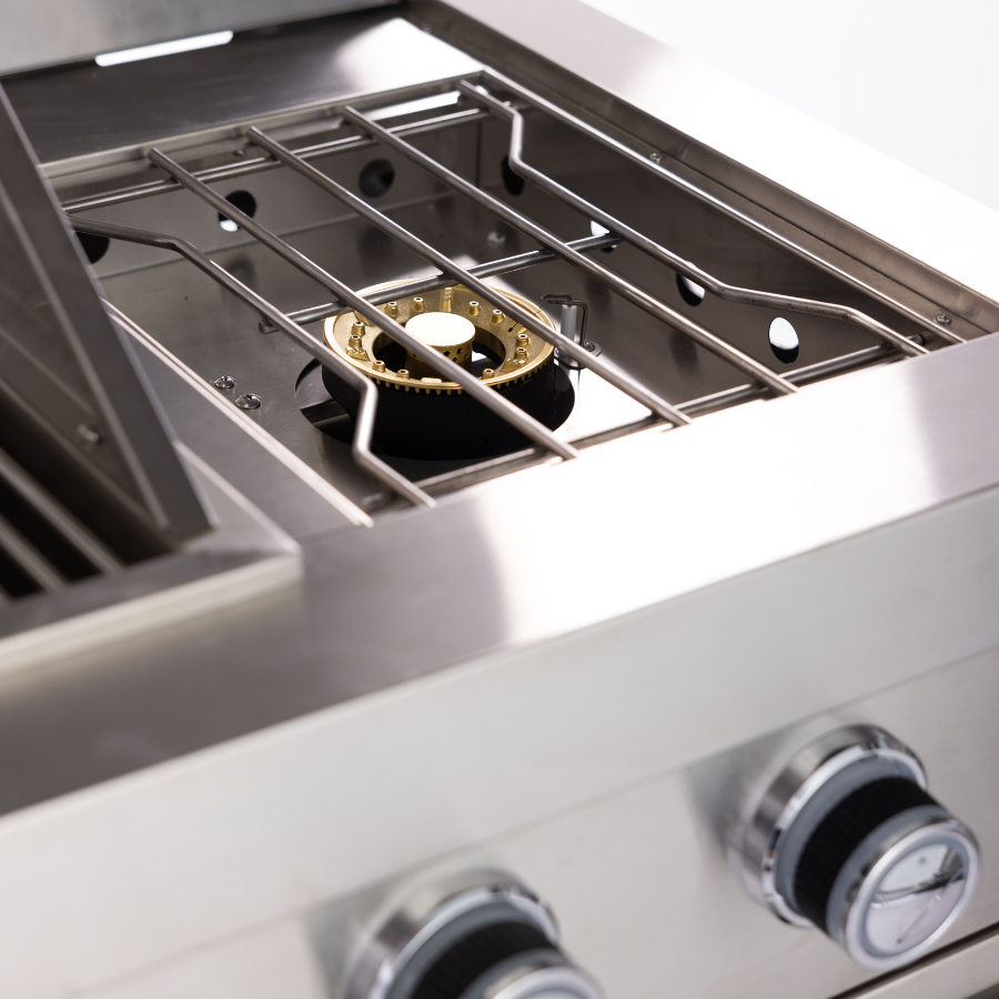 gusto-4-burner-built-in-gas-grill-head-details-3