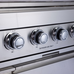 gusto-6-burner-built-in-gas-grill-head-5